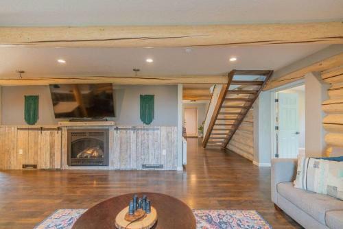 The Chetana Ridge Cabin