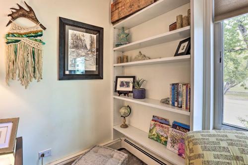 Spacious Fairbanks Home Fireplace, Walk Dtwn