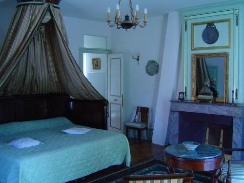 Hostal Chateau De La Chapelle Des Bois