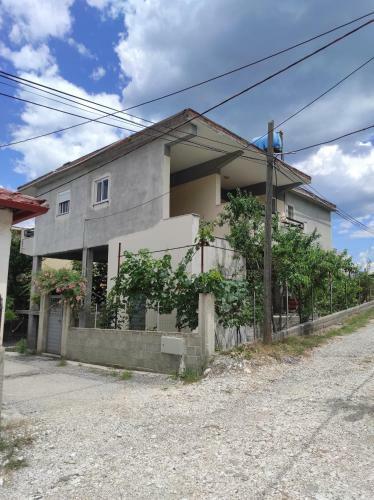 Tare Apartment