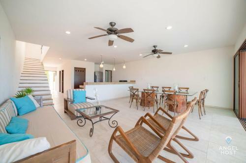 Family Beachfront Home With Private Pool Steps To The Sea