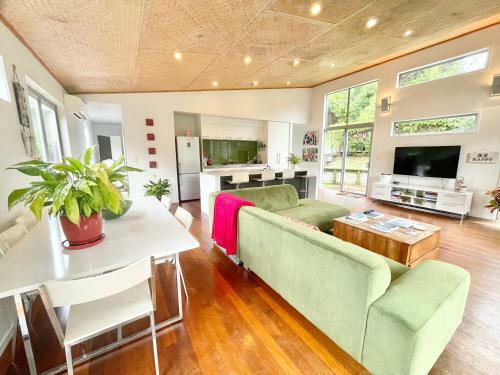 Onetangi Nest - Waiheke Escapes