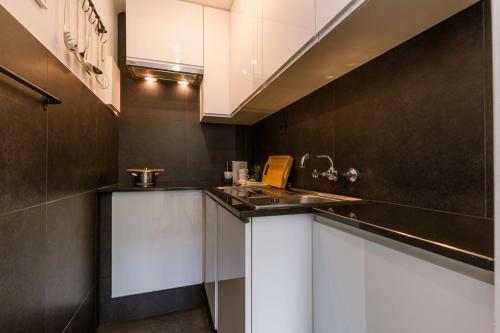 Apartamento Modern Studio With Balcony Near The Beach