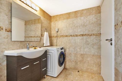 Villa Theo Sapphire By Villa Plus