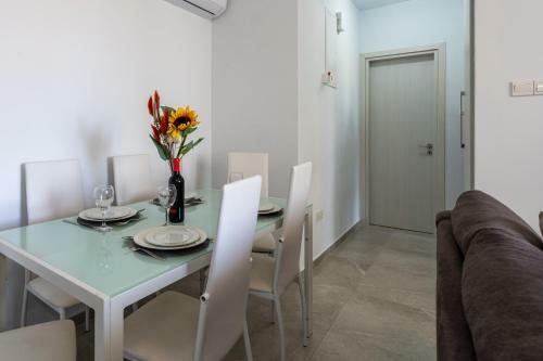 Apartamento Brightly Lit 1- Br In Larnaca W/ Pool