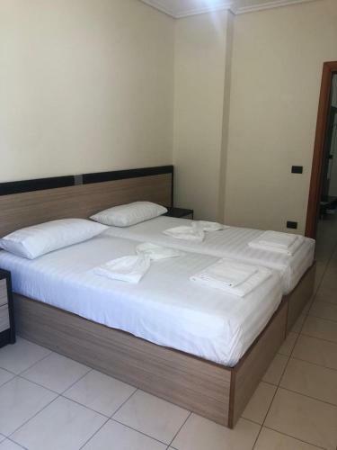 Glorias Apartments
