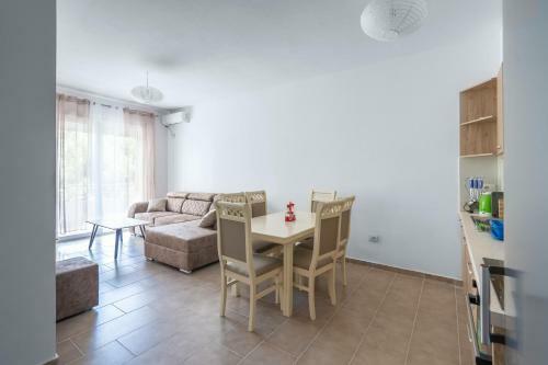 Plazhi I Vjeter 2+1 Family Apartment