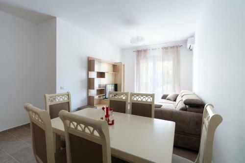 Plazhi I Vjeter 2+1 Family Apartment