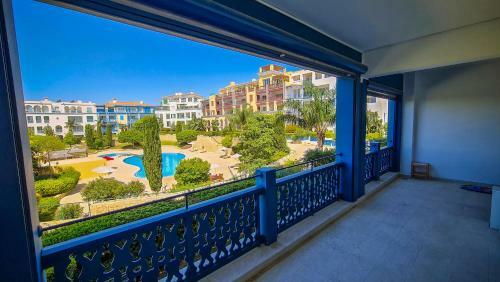 Marina Limasool 3 Bedroom Apartment & Pool