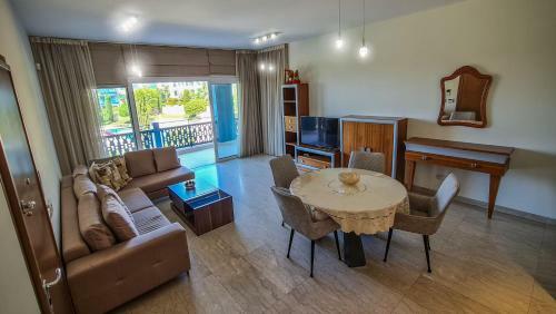 Marina Limasool 3 Bedroom Apartment & Pool