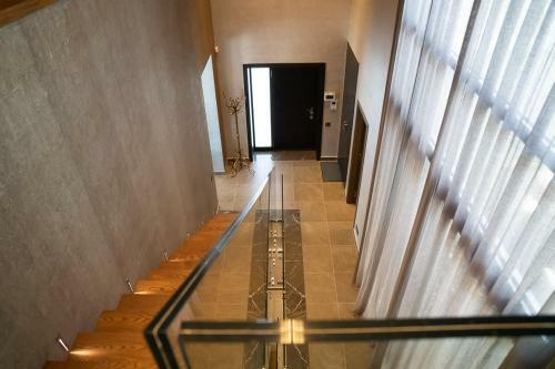 Luxury Villa Next To Parklane Hotel.