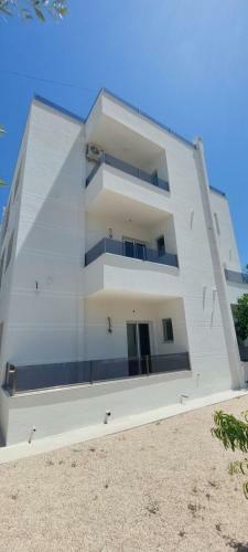 Sunshine Square Apartments