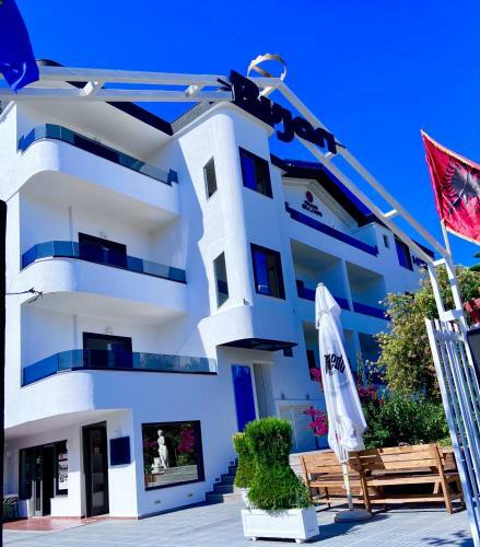 Hotel Vila Park Bujari