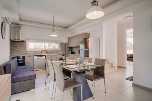 Dream 3bdr Villa With Private Pool Near The Beach!