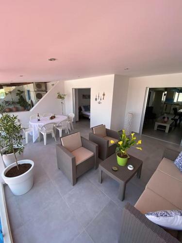 Casa Azzuro - Luxurious Modern Apartment Kapparis
