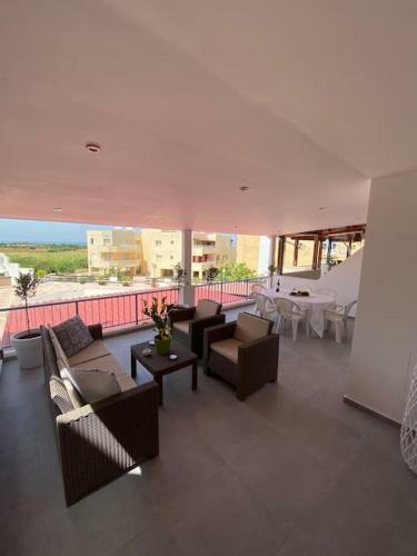 Casa Azzuro - Luxurious Modern Apartment Kapparis