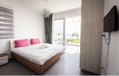 Remarkable 3-bed House In Paralimni