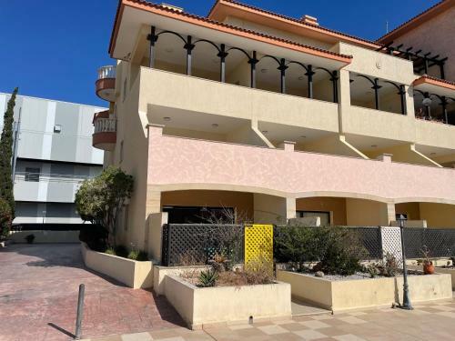 Apartamento Pool Side 2 Bedroom Queens Gardens Complex