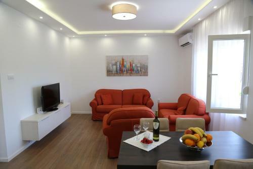 Garden House Apartment