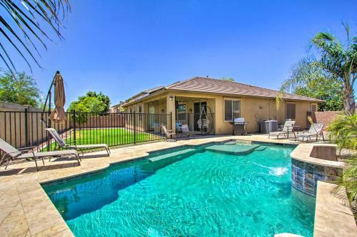 Canyon Trails Goodyear Home With Covered Patio