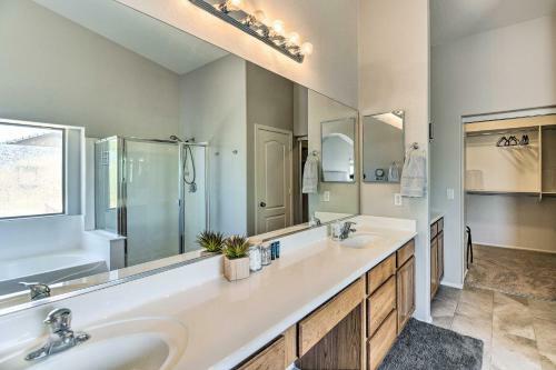 Spacious Goodyear Getaway With Yard And Patio!