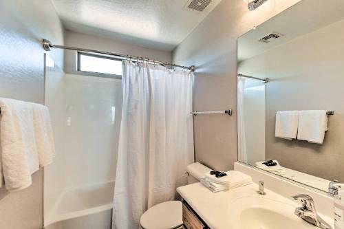 Spacious Goodyear Getaway With Yard And Patio!