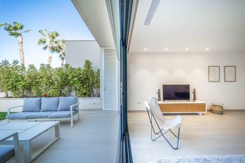 Spectacular Apartment In Las Colinas - Ls21lc
