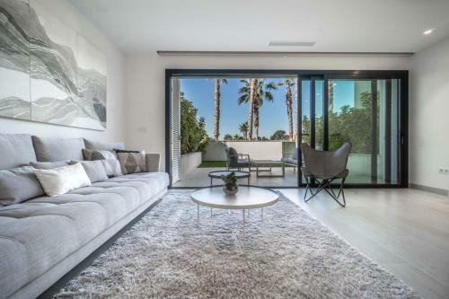 Spectacular Apartment In Las Colinas - Ls21lc