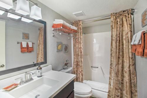Apartamento Charming Pinetop Condo With Fireplace And Balcony
