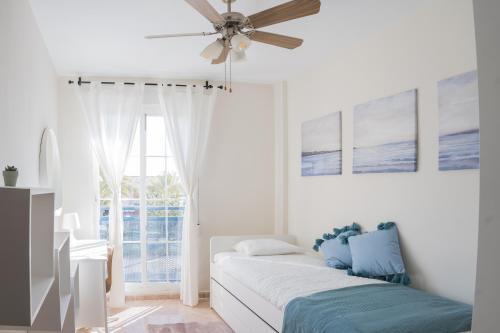 Street Level Apartment. Swimming Pool, Wifi,