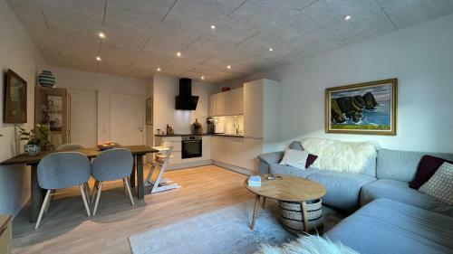 Entire Comfortable Apartment In Hoyv�k, Torshavn
