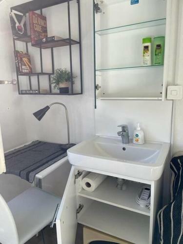 Hostal Independent Room With Stunning View In Pully