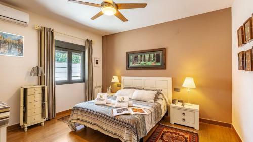 Villa De La Luz Albolote By Ruralidays