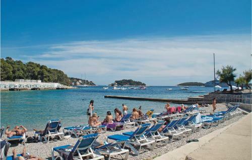 Awesome Apartment In Vrboska With 2 Bedrooms