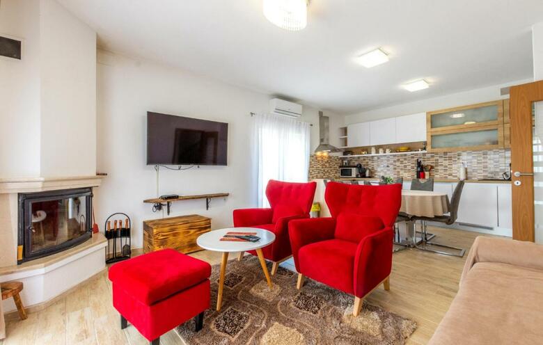 Nice Home In Vrlika With Wifi And 4 Bedrooms