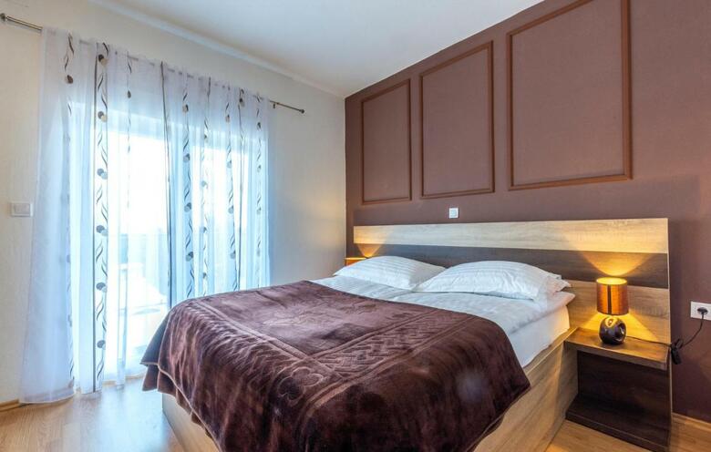 Nice Home In Vrlika With Wifi And 4 Bedrooms