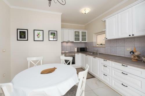 Villa Alba Vrsar With Jacuzzi And Sea View