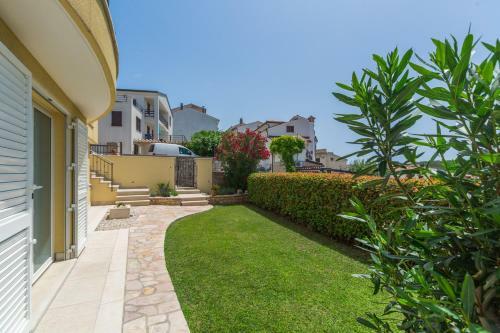 Villa Alba Vrsar With Jacuzzi And Sea View