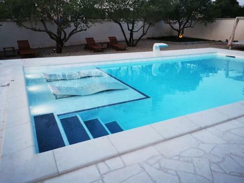 Ana, House With Pool