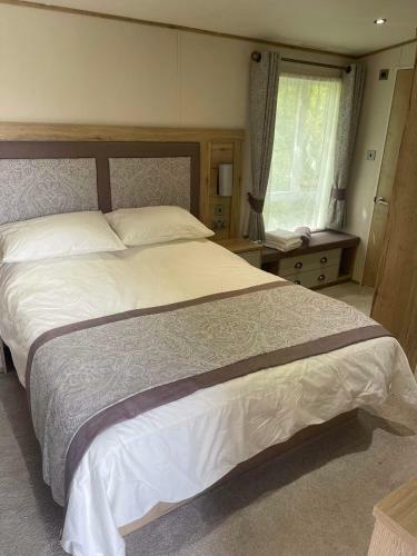 A Modern Static Caravan To Sleep 6 Comfortably