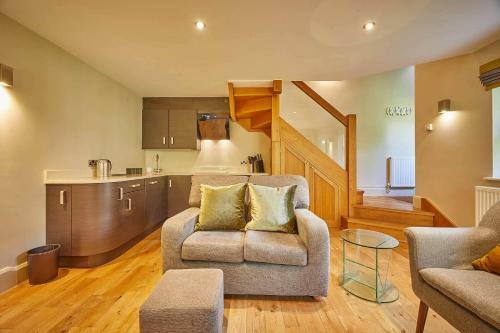 Garden Stable At Hallsteads: Luxury Stone Cottage, With Parking