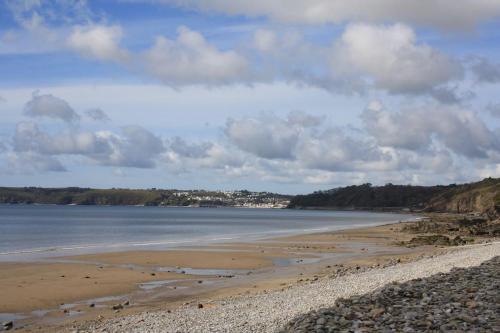 Amroth Holiday Home With Sea Views