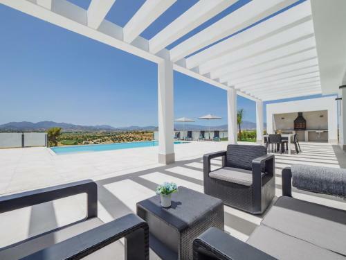 Cubo's Los Javieles Infinity View Pool