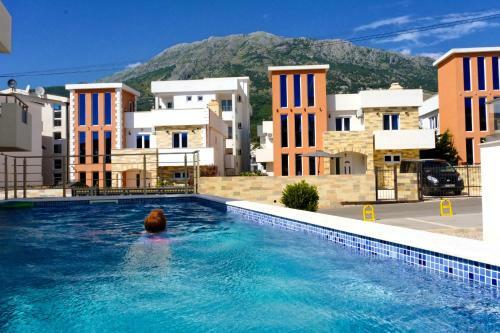 Hotel Aura Lux With Swimming Pool