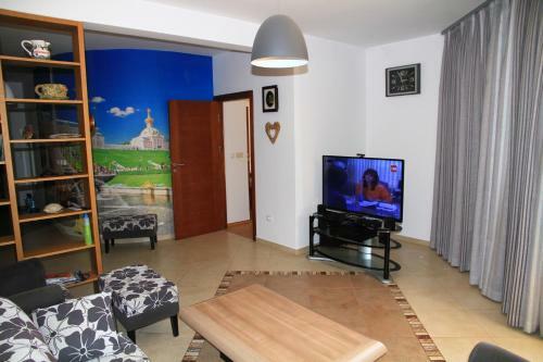Sveti Luka Ned Apart