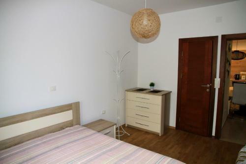 Sveti Luka Ned Apart