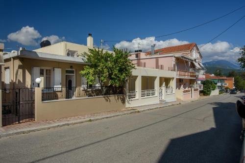Zoe's House In Argostoli