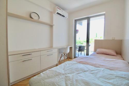 Apartamento 2bd New Dobrota Apt With Bay Views