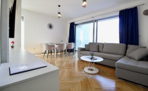 Apartamento 2bd New Dobrota Apt With Bay Views