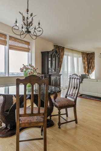 Sea View Apartment On 19th Floor